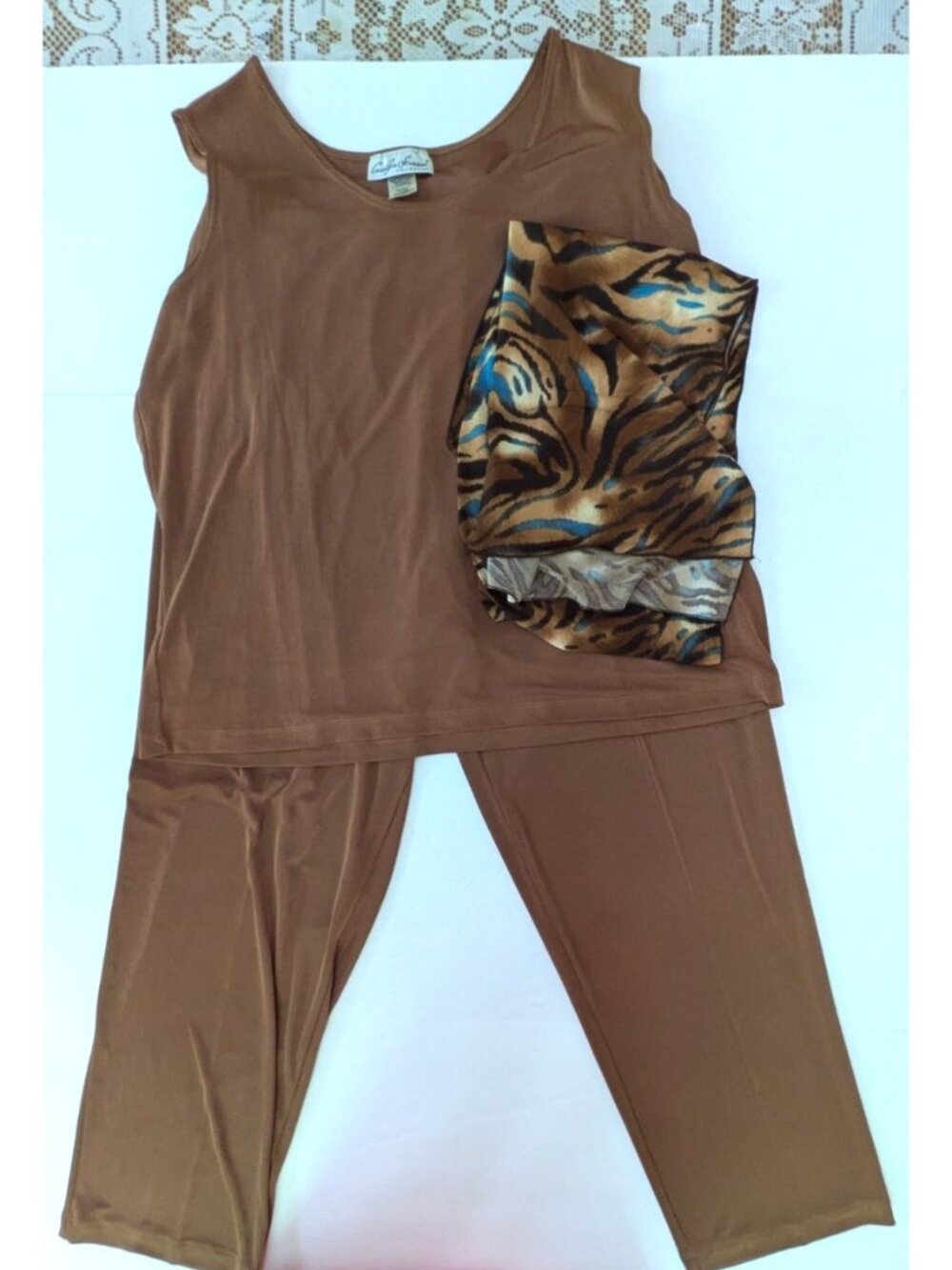 Carolyn Strauss Brown 3 Pc Outfit Size 1X Pants Tank and Scarf/Belt Lightweight